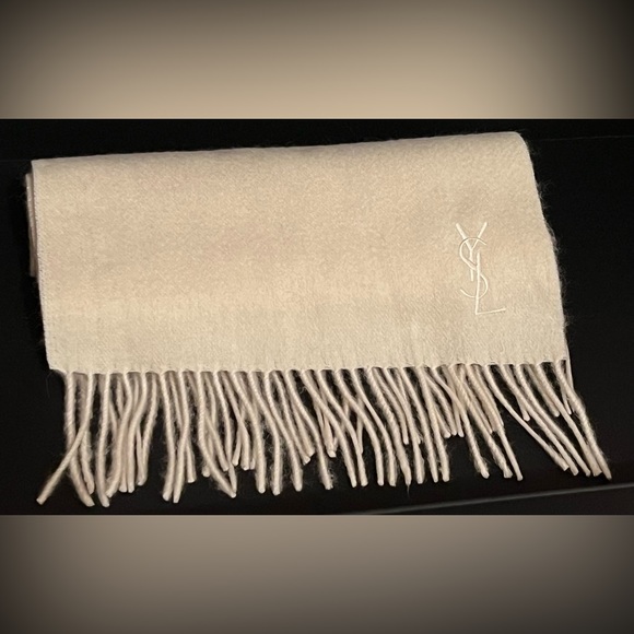 🛑SOLD🛑 SAINT LAURENT SCARF - Picture 4 of 10